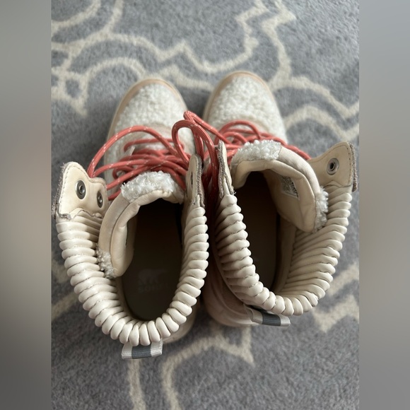 Sorel Fur Boots Size 8 Women’s - Picture 6 of 9